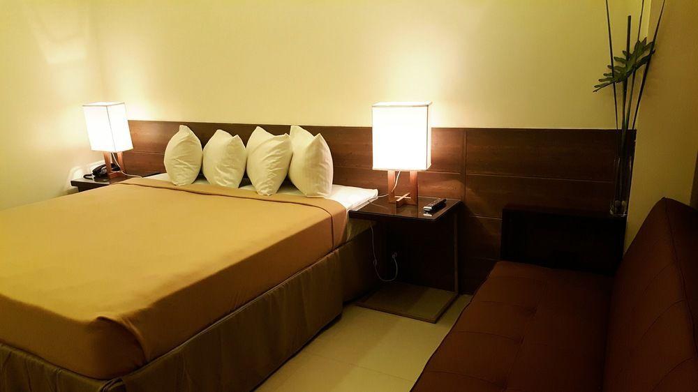Selah Garden Hotel Manila Пасай Экстерьер фото